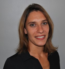 Fanny S est l'aide opératoire du Dr LOPES Ronny